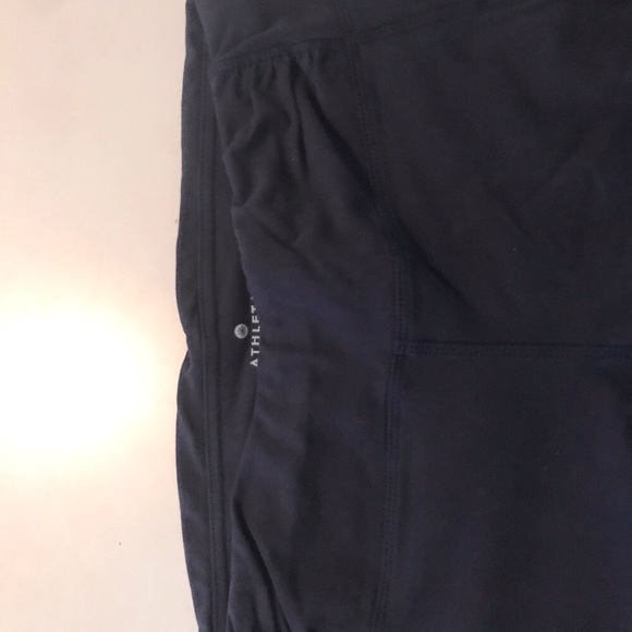 Athleta Navy Capri legging -size M - Picture 3 of 5